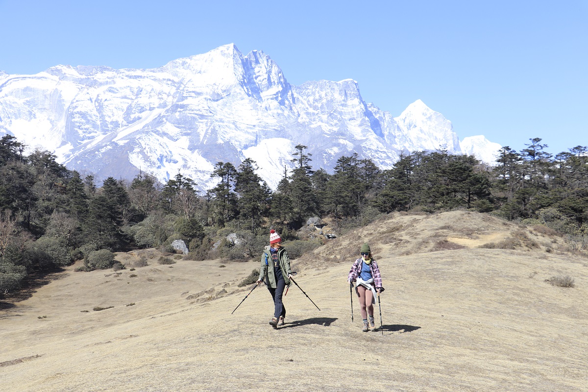 on the way to Lobuche