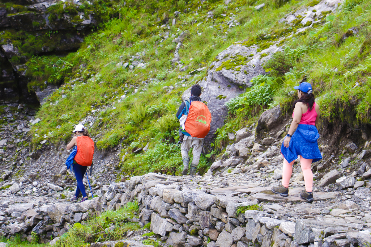 trekkers on the way to langtang valley