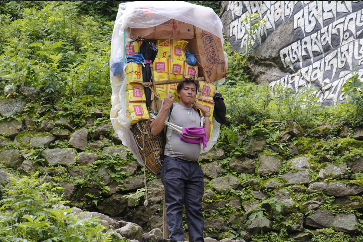 Porters Nepal Everest